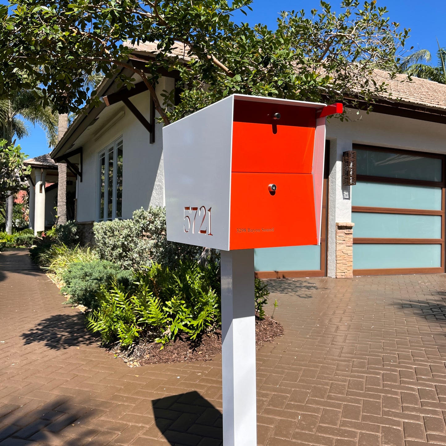 NEW! The UpTown Box Locking Package Dropbox in ARCTIC WHITE - Modern Mailbox