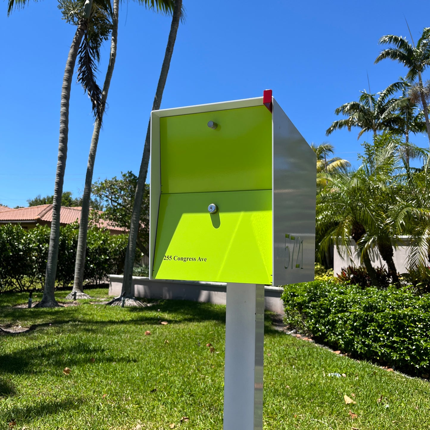 NEW! The Retrobox Locking Package Dropbox in ARCTIC WHITE - Modern Mailbox