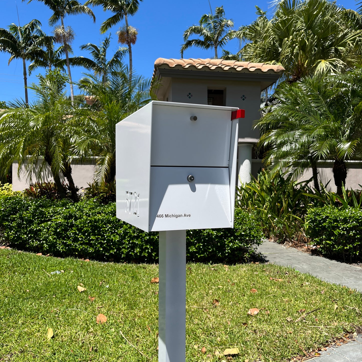 NEW! The Retrobox Locking Package Dropbox in ARCTIC WHITE - Modern Mailbox