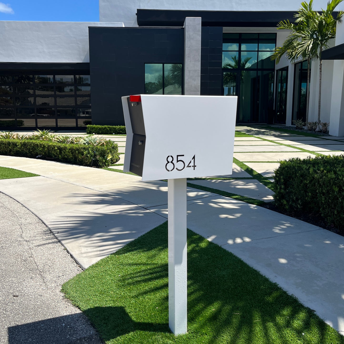 NEW! The Retrobox Locking Package Dropbox in ARCTIC WHITE - Modern Mailbox