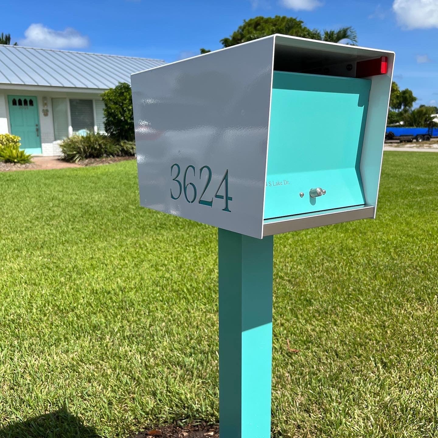 The Original UptownBox in ARCTIC WHITE - Modern Mailbox white seafoam