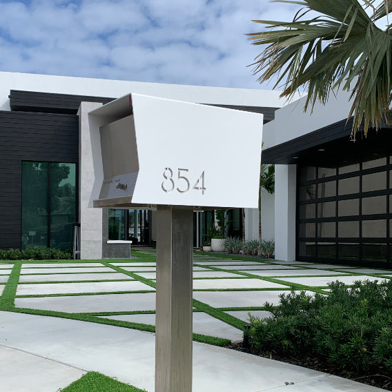 The Original Retrobox in ARCTIC WHITE - Modern Mailbox light grey