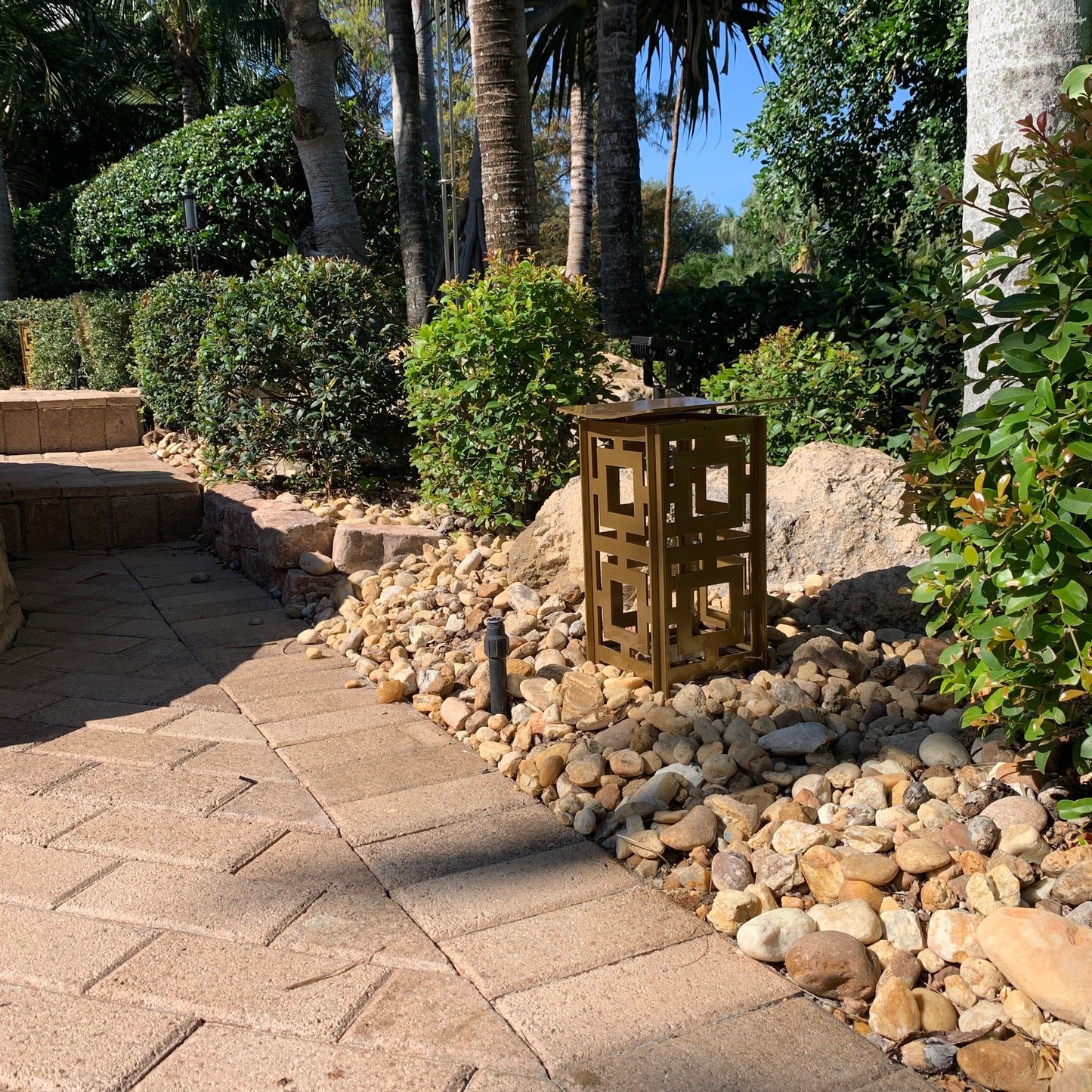 RadiantLight Modern Landscape Light - Garden Light in day