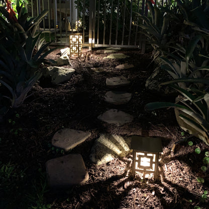 RadiantLight Modern Landscape Light - Garden Light at night