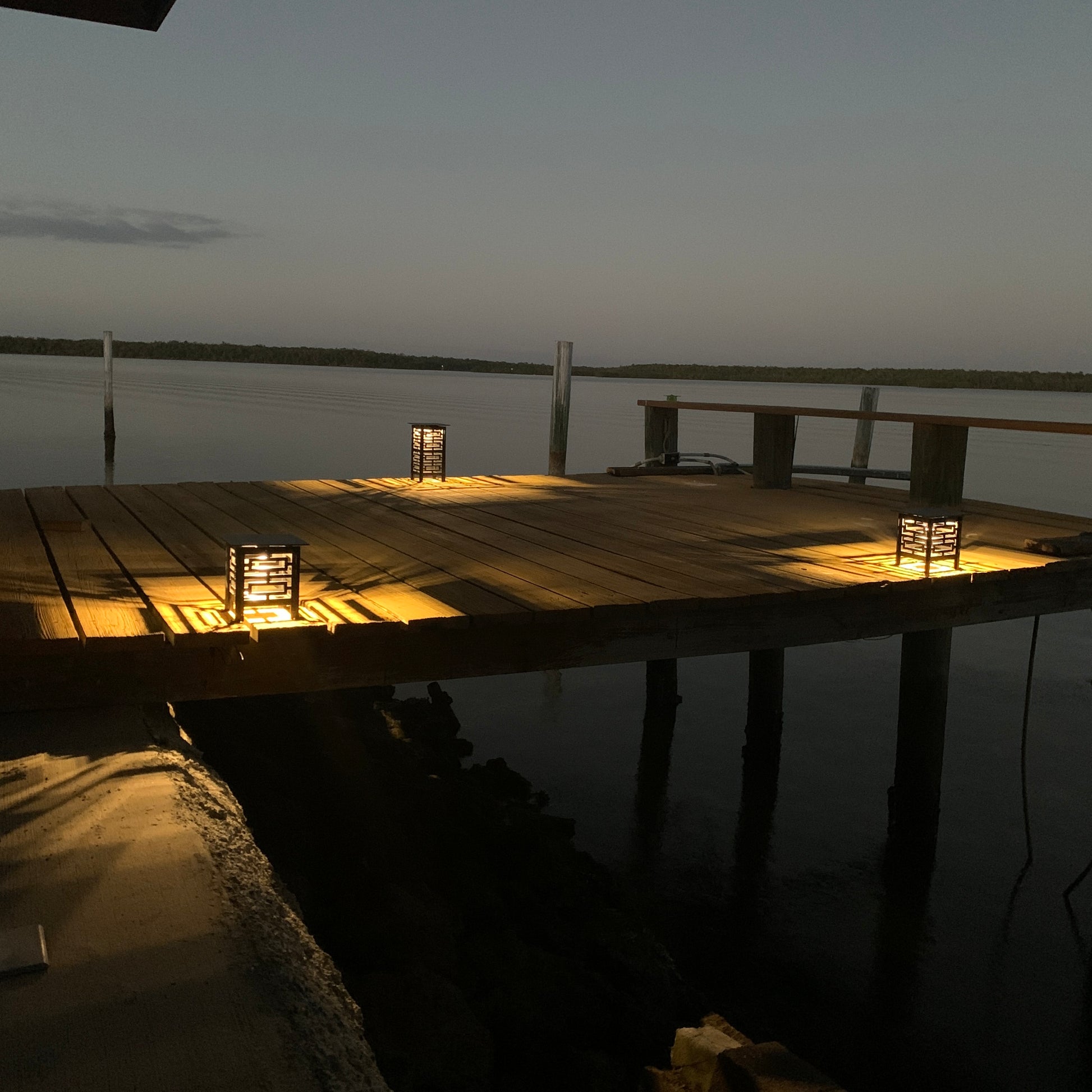 RadiantLight Modern Landscape Light - Garden Light at night